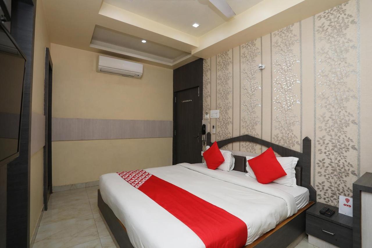 Hotel Rahil Palace Waranasi Zewnętrze zdjęcie